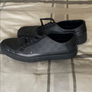 Gucci lowtop shoe size 13